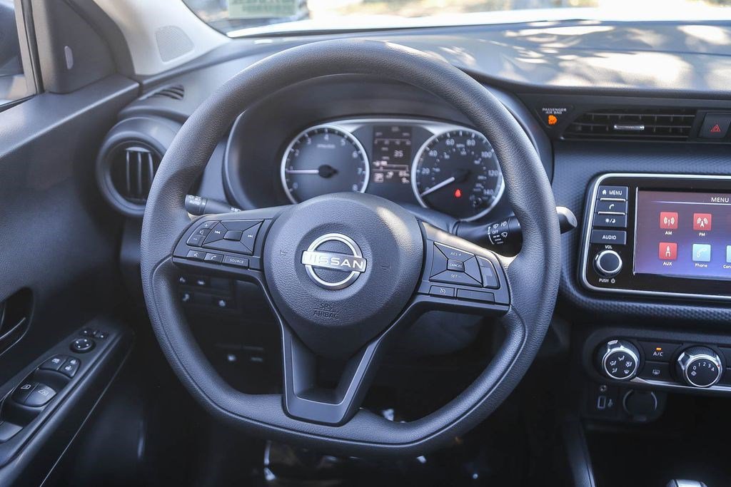 Certified 2025 Nissan Kicks Play S image 14