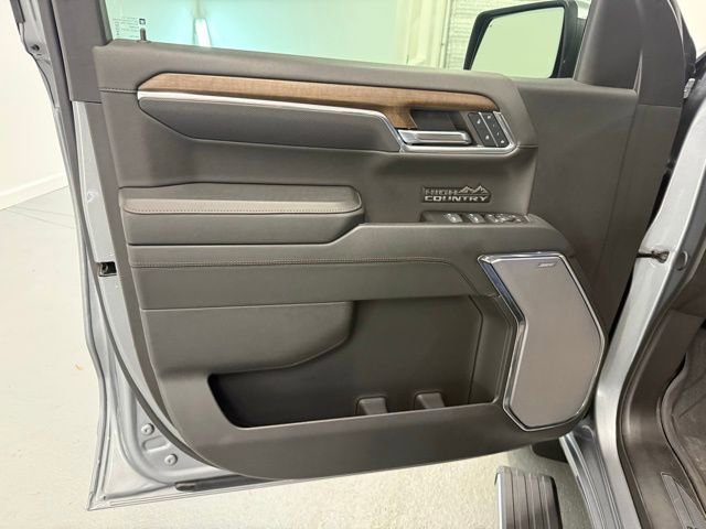 Used 2024 Chevrolet Silverado 1500 High Country w/ Technology Package image 13