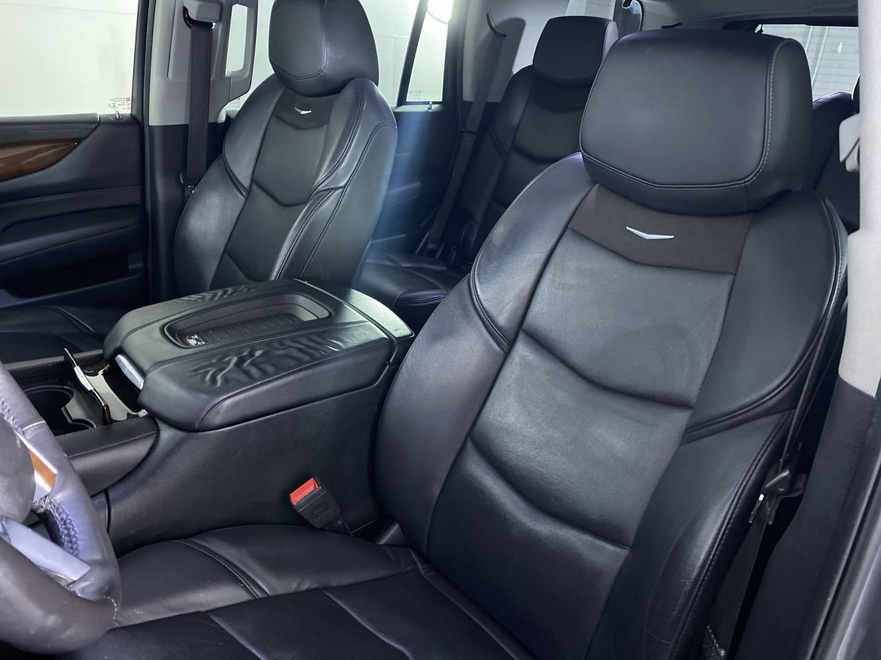 Certified 2018 Cadillac Escalade Premium Luxury AWD/4WD image 12