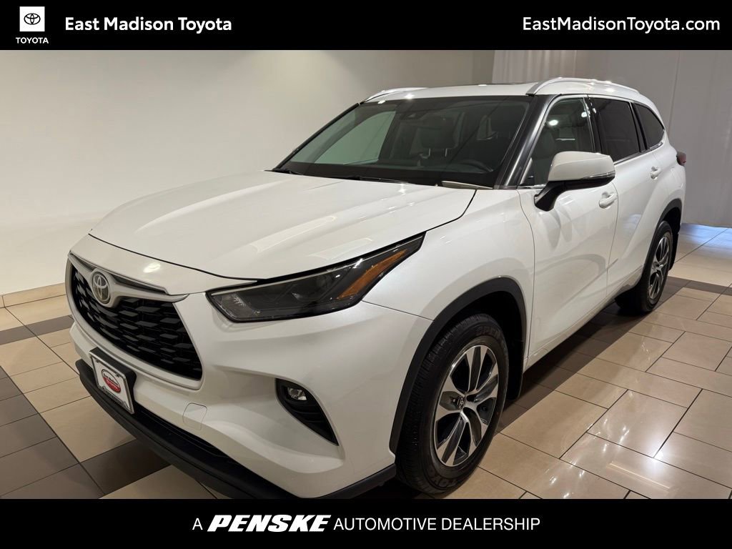 Used 2022 Toyota Highlander XLE image 1