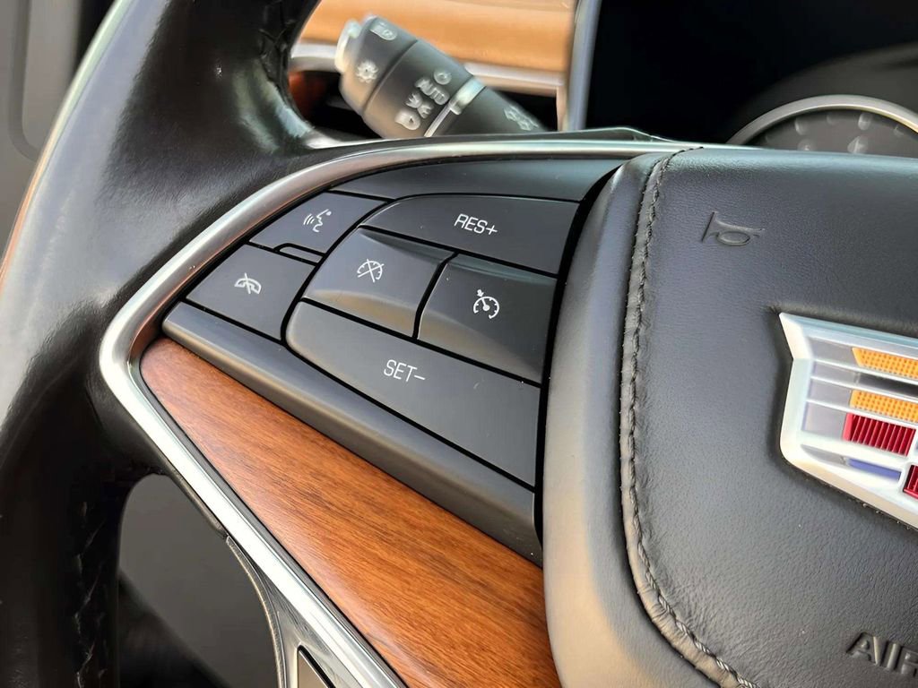 Used 2018 Cadillac XT5 Platinum w/ Driver Assist Package AWD/4WD image 19