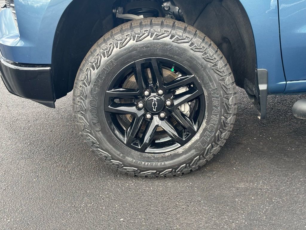 Used 2024 Chevrolet Silverado 1500 LT Trail Boss w/ Convenience Package II image 11