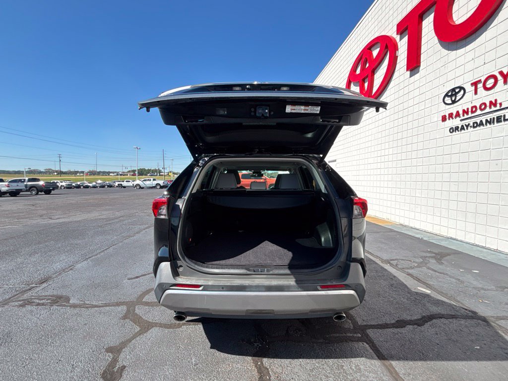 Used 2022 Toyota RAV4 Limited AWD/4WD image 30
