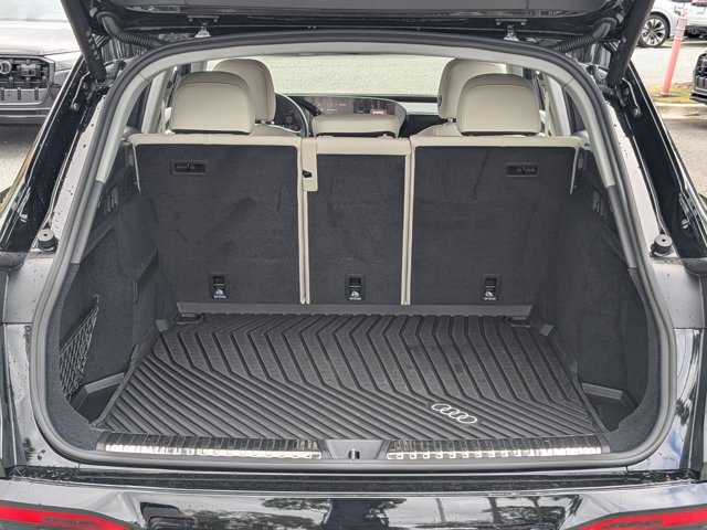 Certified 2025 Audi Q5 Premium w/ Convenience Package image 6