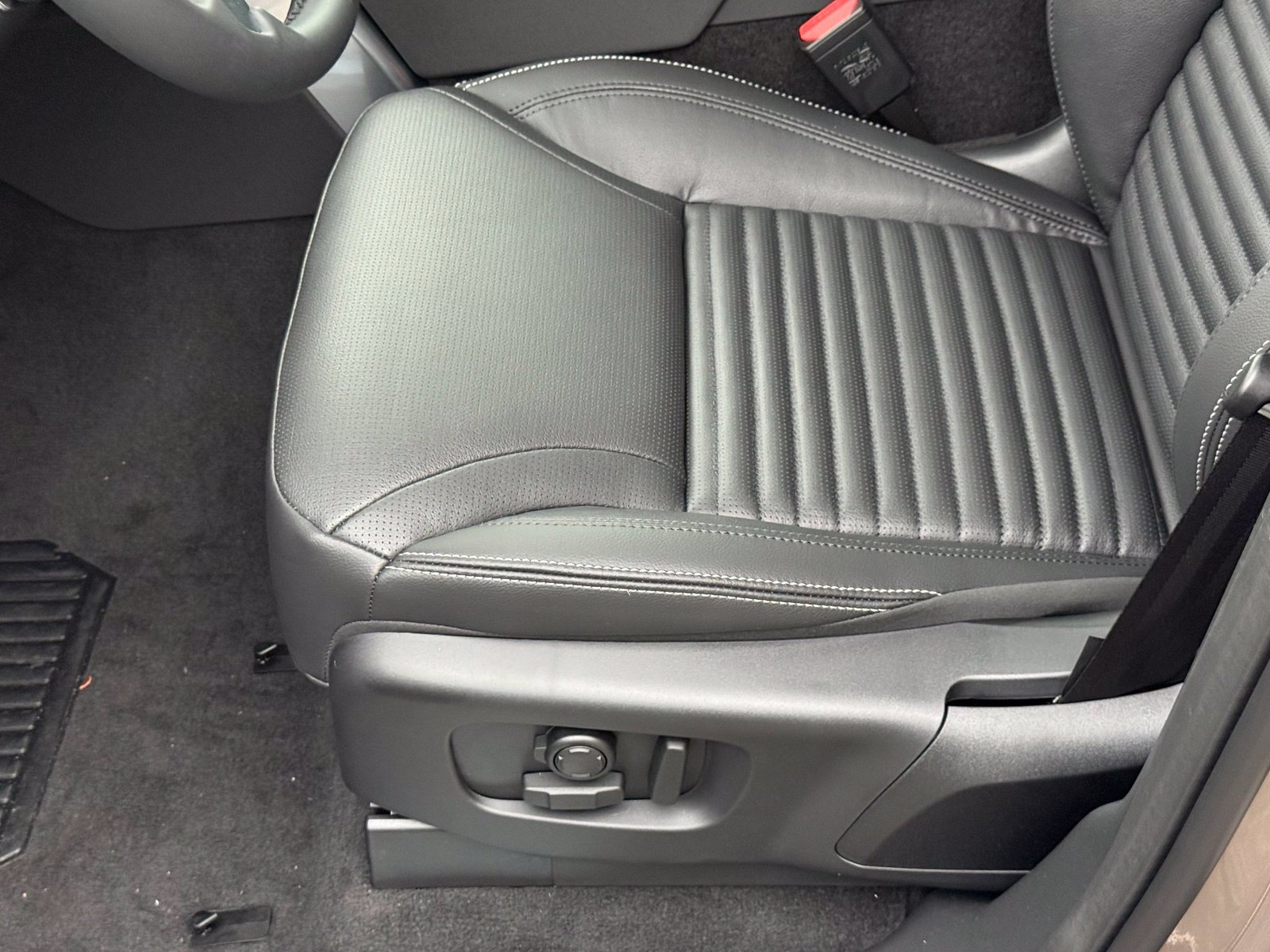 New 2026 Land Rover Discovery S AWD/4WD image 43