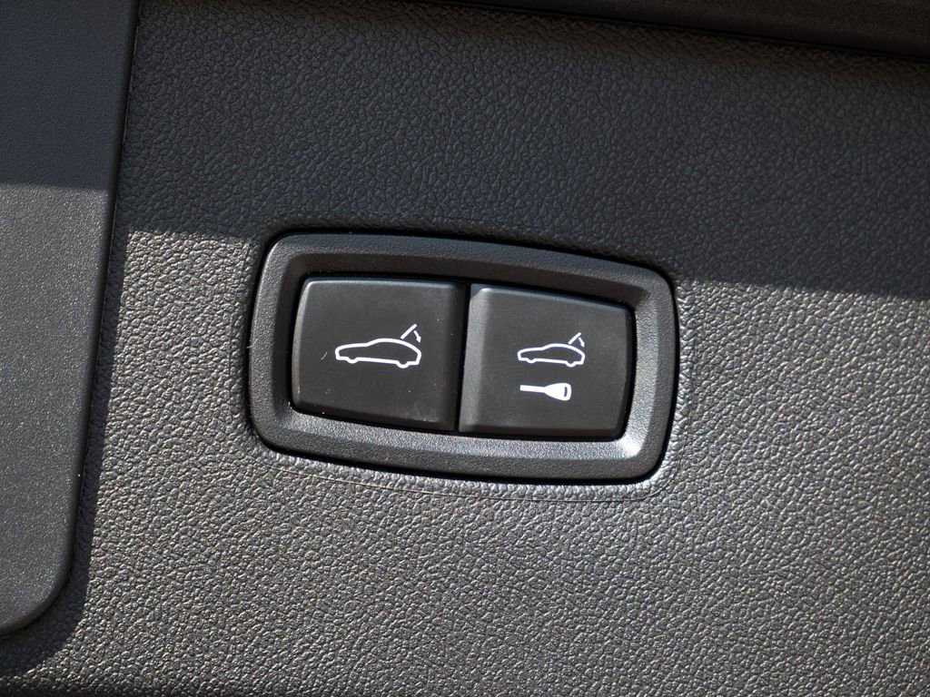 Certified 2023 Porsche Cayenne Turbo AWD/4WD image 33