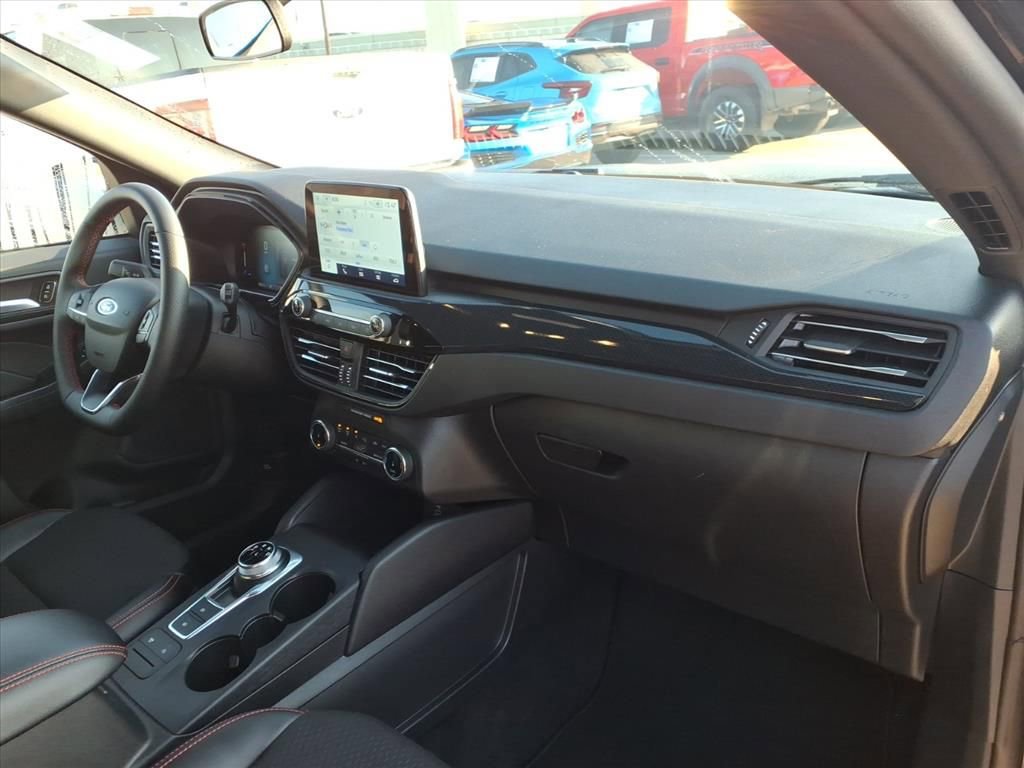 Used 2025 Ford Escape ST-Line image 16