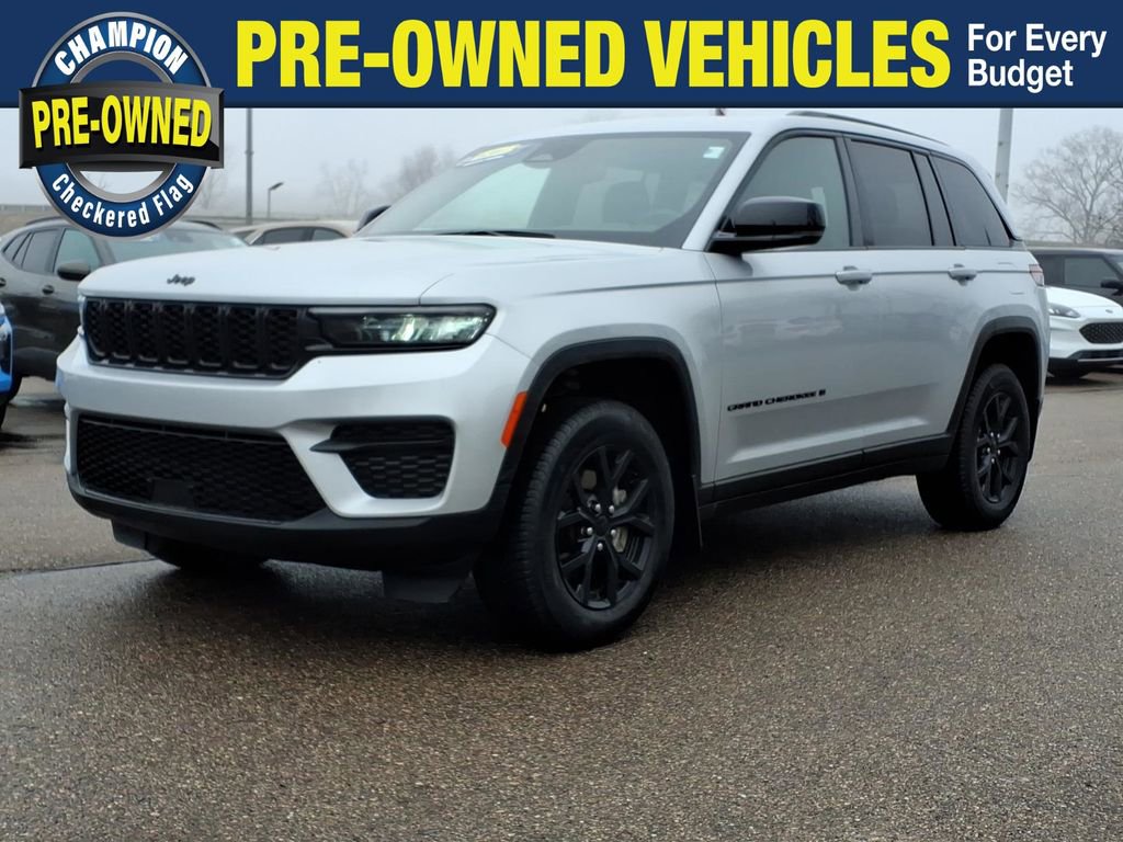 Used 2024 Jeep Grand Cherokee Altitude image 1