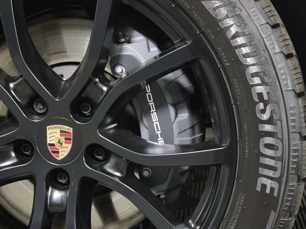 Certified 2026 Porsche Cayenne AWD/4WD image 40