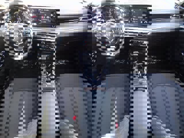 Used 2022 Kia K5 LXS image 10