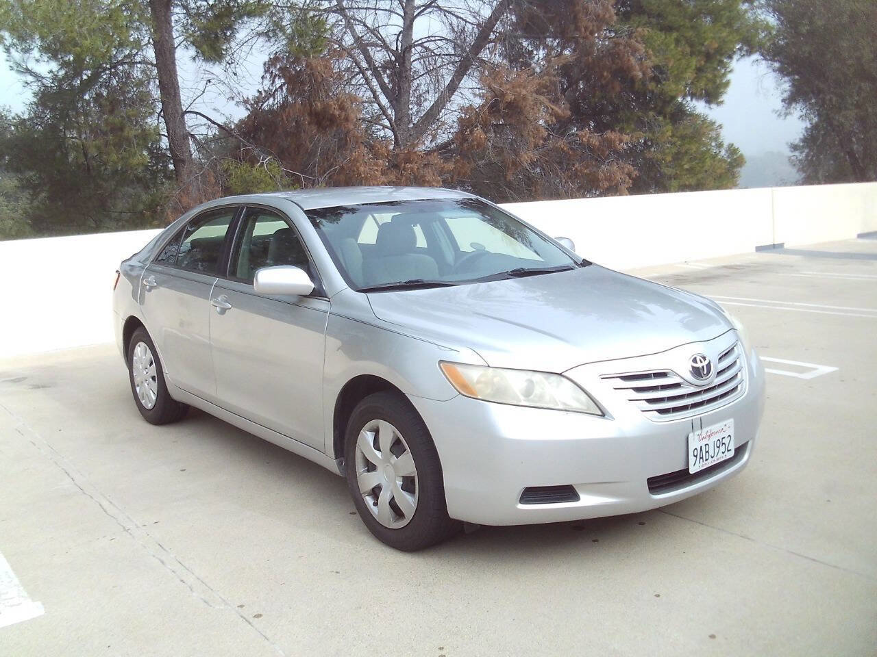 Used 2009 Toyota Camry LE image 1