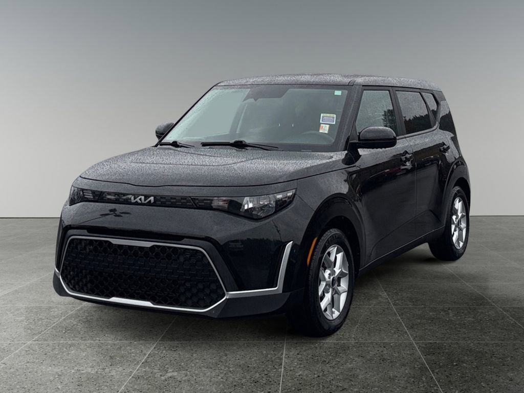 Used 2023 Kia Soul LX w/ Option Group 015 image 3