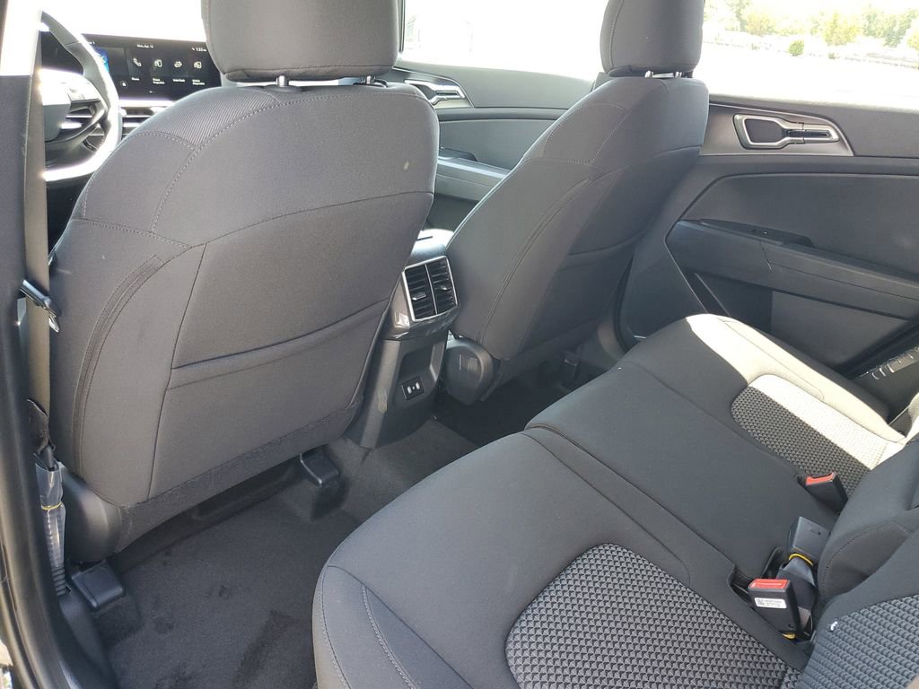 New 2026 Kia Sportage LX FWD image 21