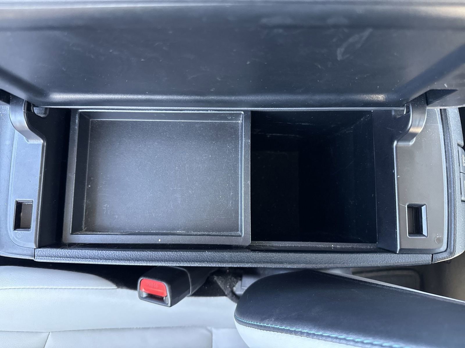Used 2019 Toyota Prius XLE w/ Carpet Mat Package AWD/4WD image 21