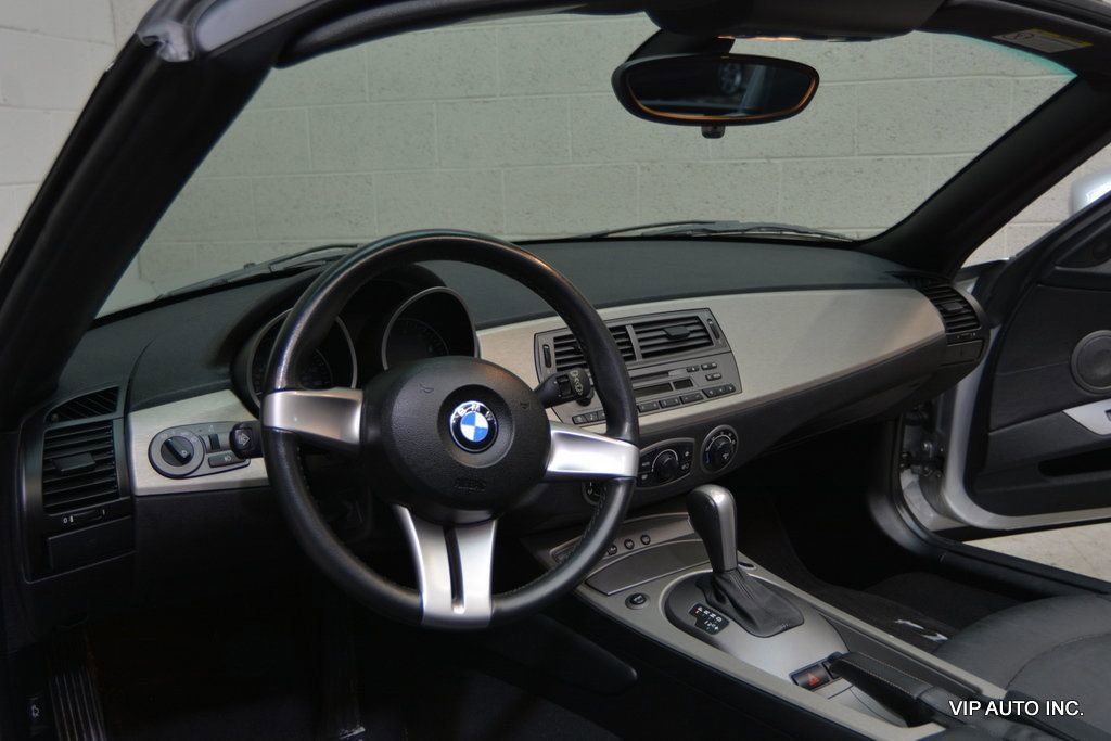Used 2003 BMW Z4 3.0i image 15