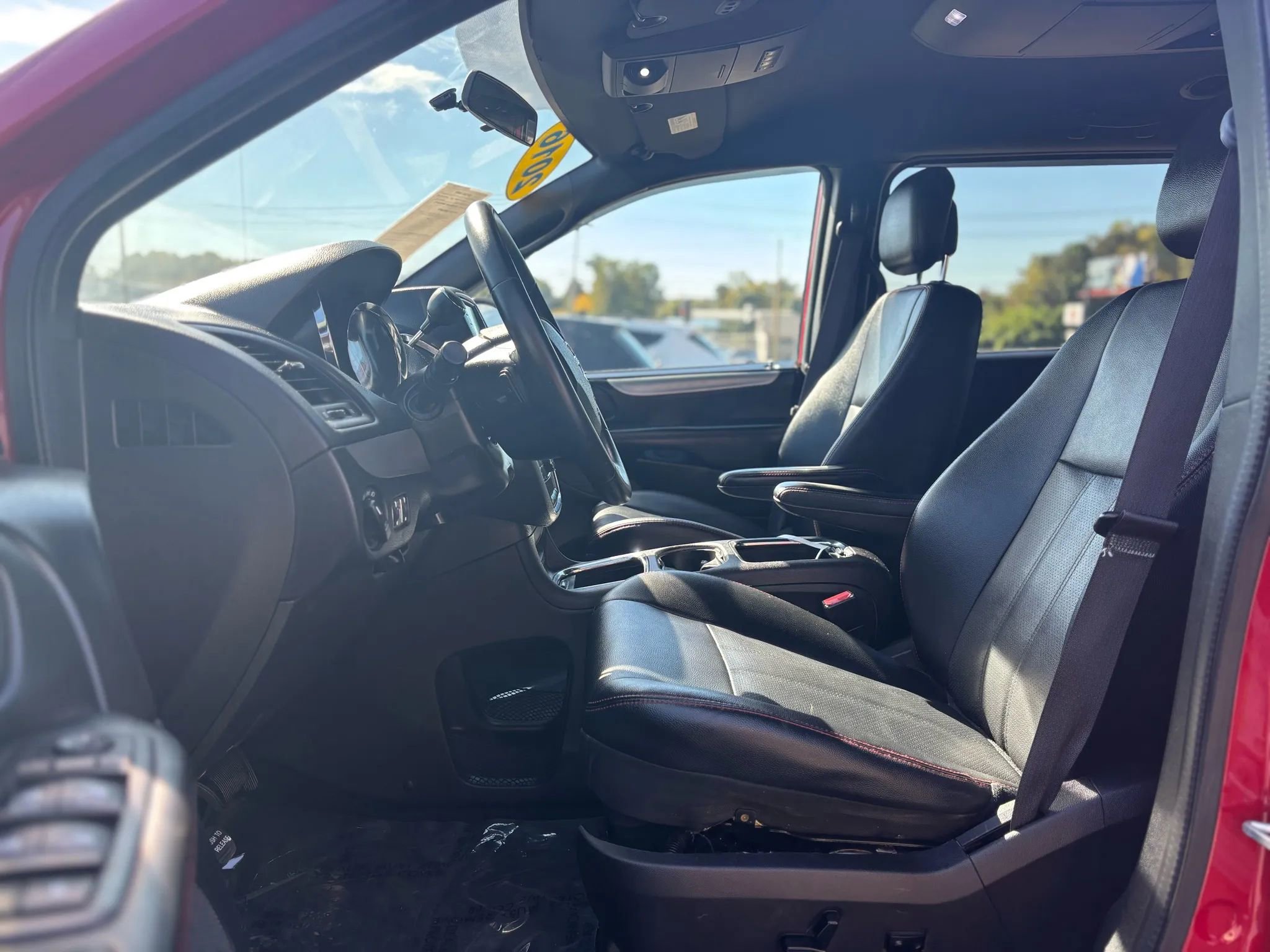 Used 2016 Dodge Grand Caravan R/T image 8