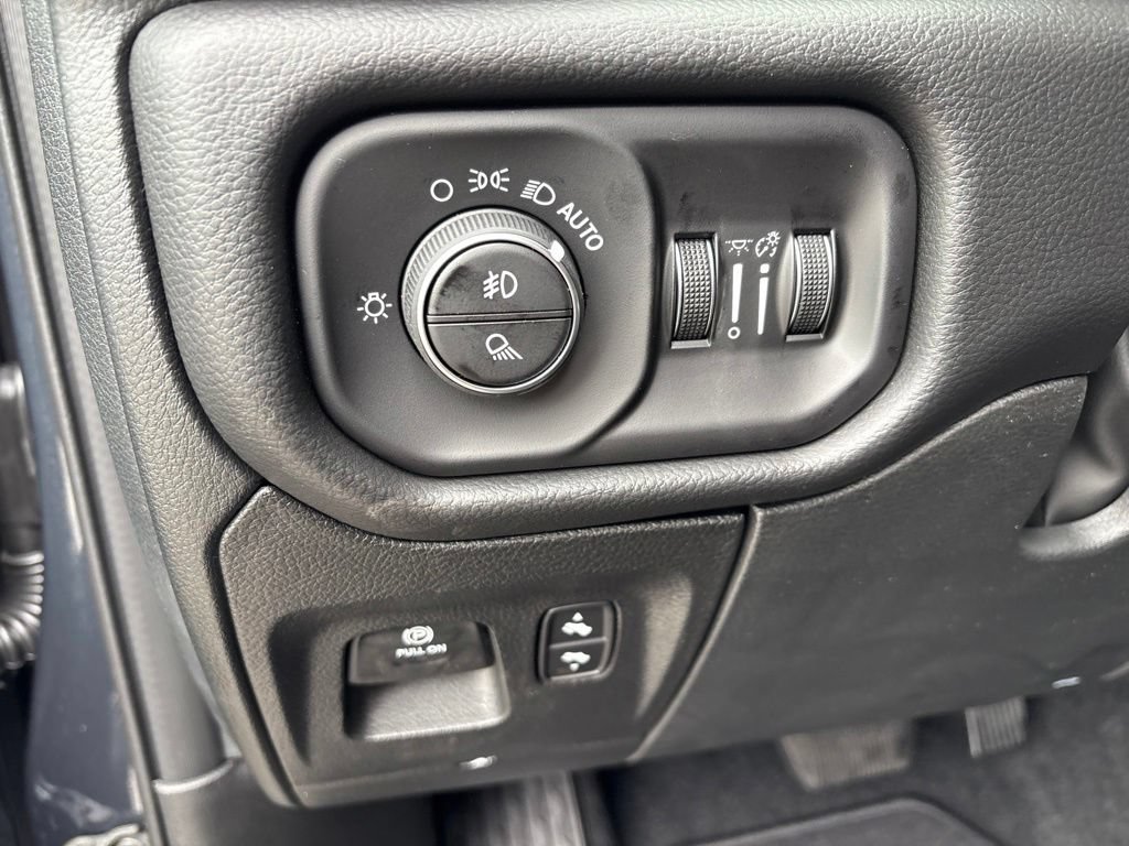 New 2027 RAM 1500 Laramie w/ Night Edition AWD/4WD image 13