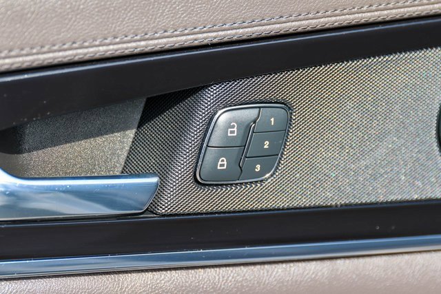 Used 2021 Lincoln Nautilus Reserve image 11