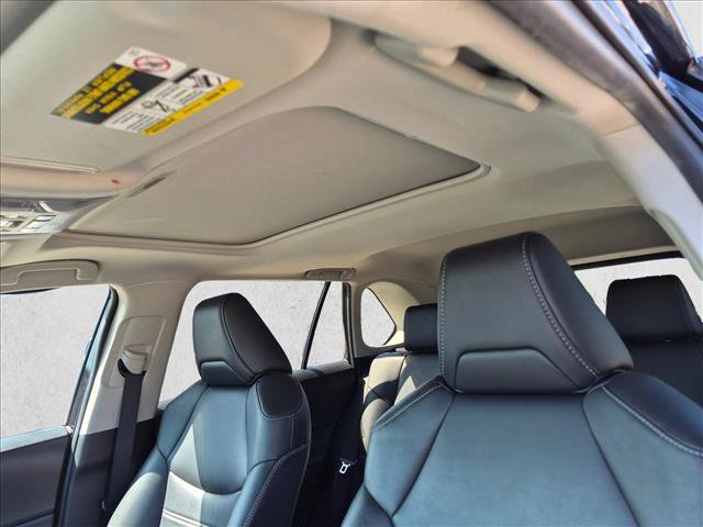 Used 2020 Toyota RAV4 XLE Premium AWD/4WD image 18