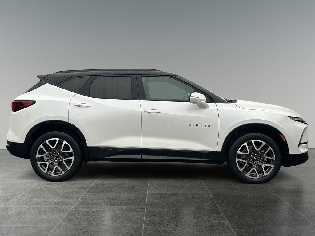 Used 2023 Chevrolet Blazer RS FWD image 8