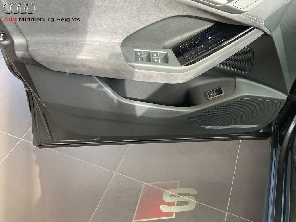 New 2025 Audi SQ6 e-tron Premium Plus image 4