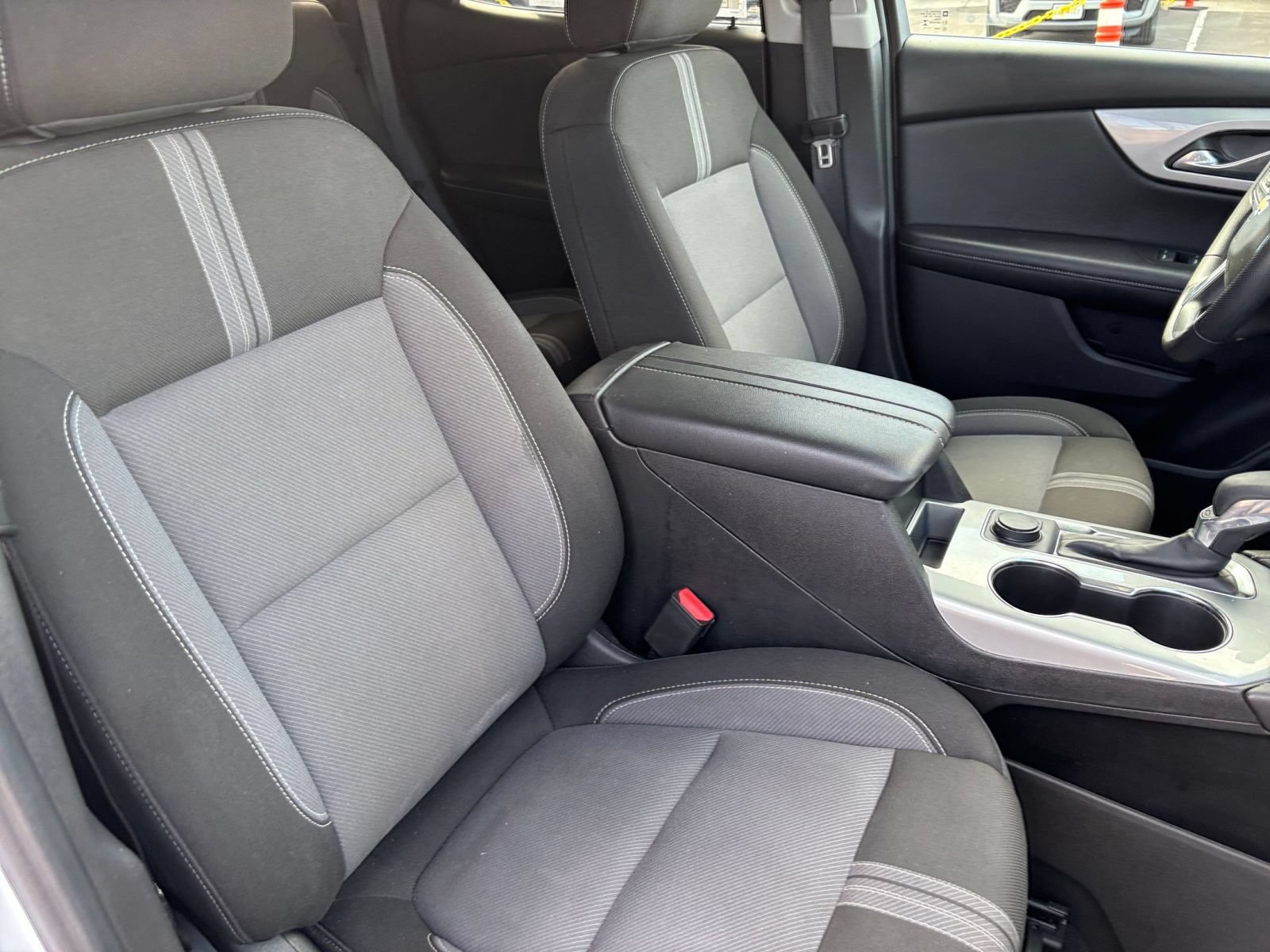 Used 2025 Chevrolet Blazer LT FWD image 36