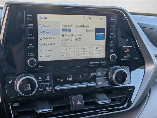Used 2022 Toyota Highlander XLE AWD/4WD image 14