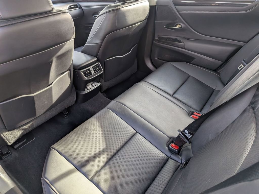 Used 2021 Lexus ES 300h w/ Premium Package FWD image 32