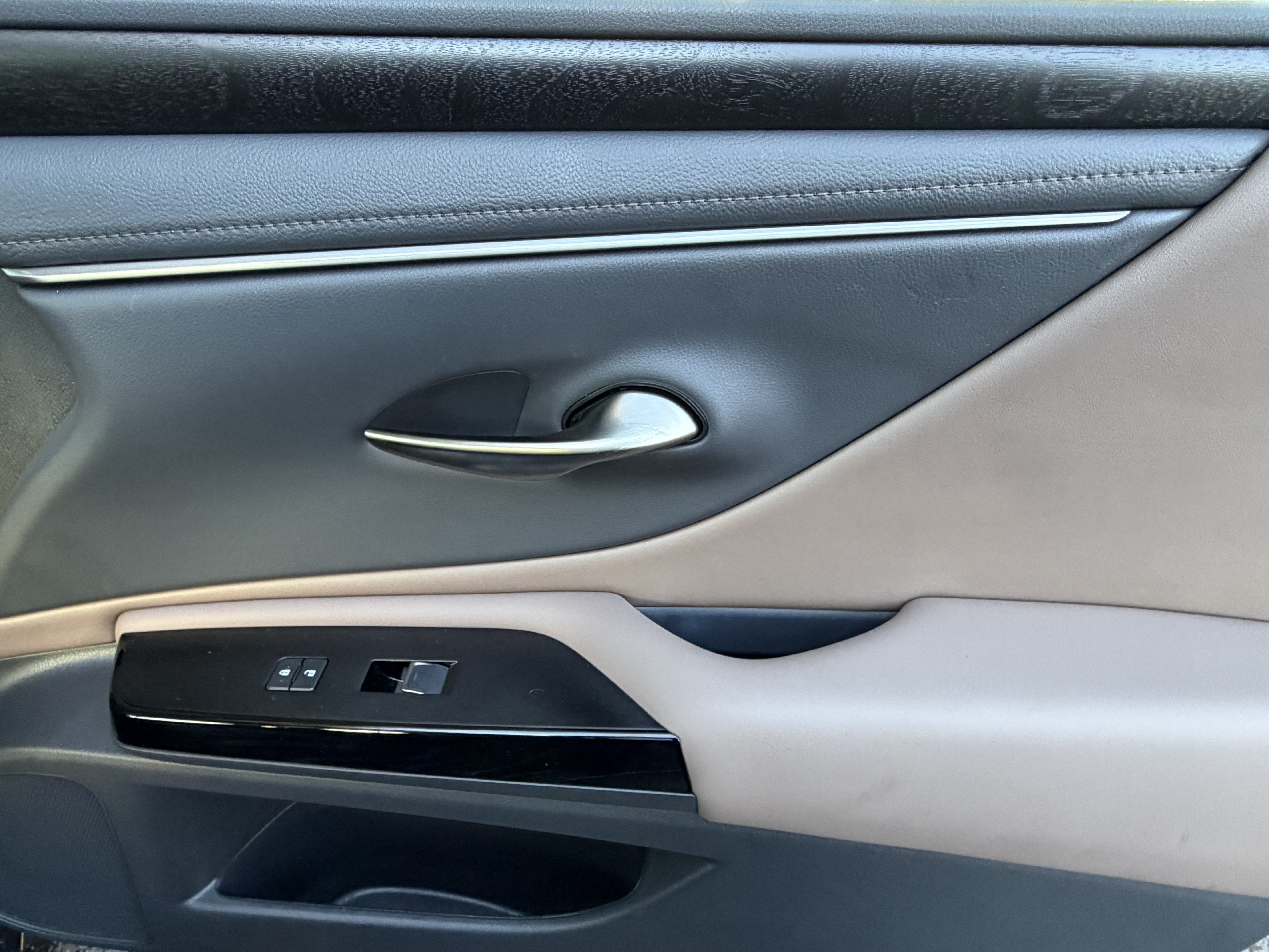Certified 2025 Lexus ES 350 w/ Premium Package FWD image 38