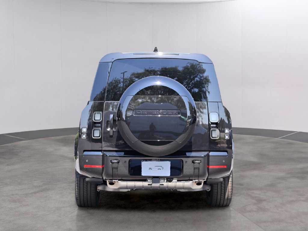 New 2026 Land Rover Defender 130 X-Dynamic SE AWD/4WD image 6
