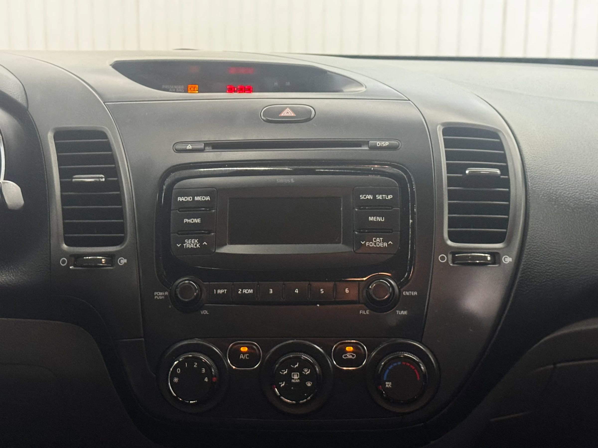 Used 2017 Kia Forte LX image 14