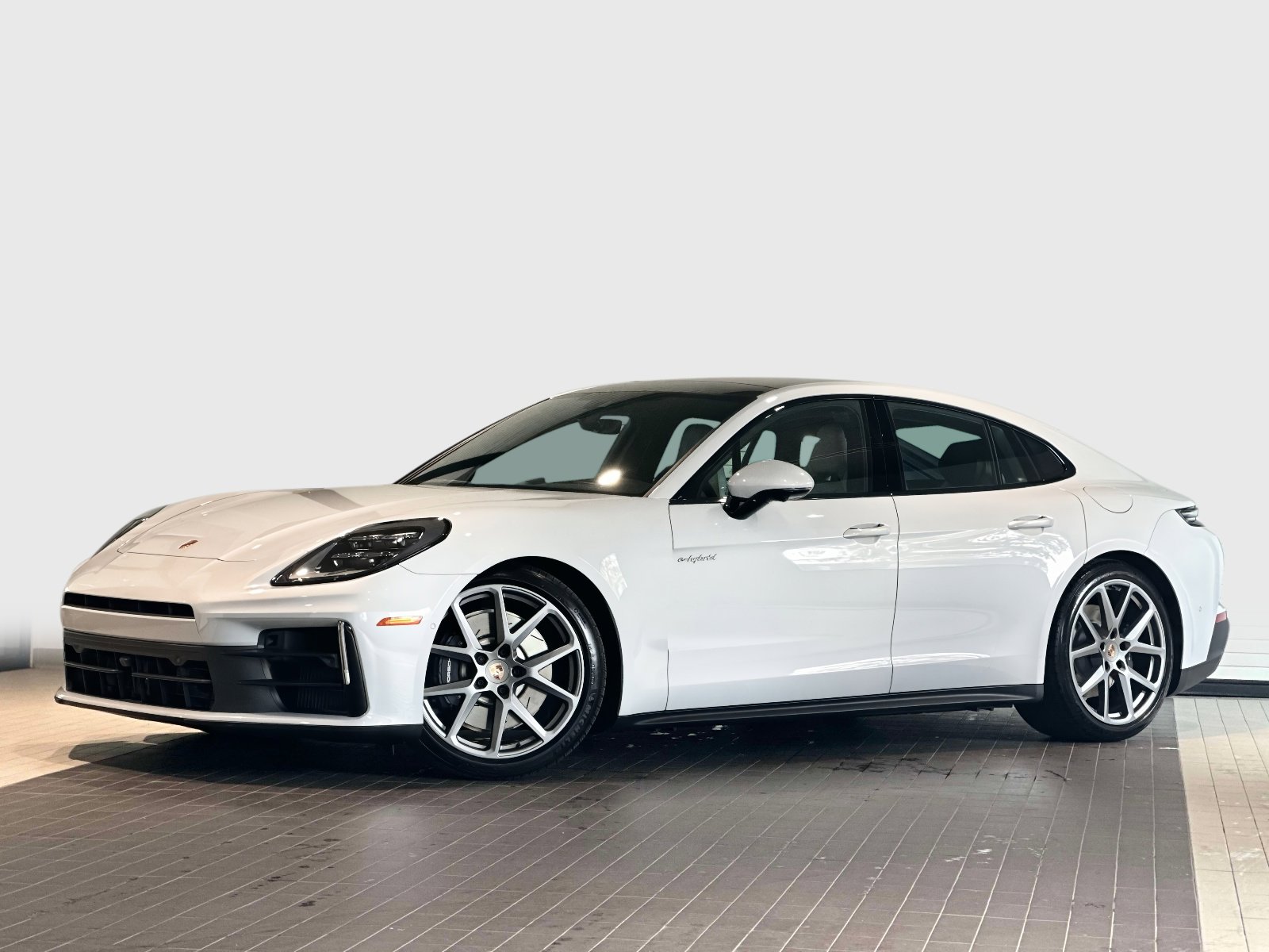 New 2026 Porsche Panamera 4 image 1