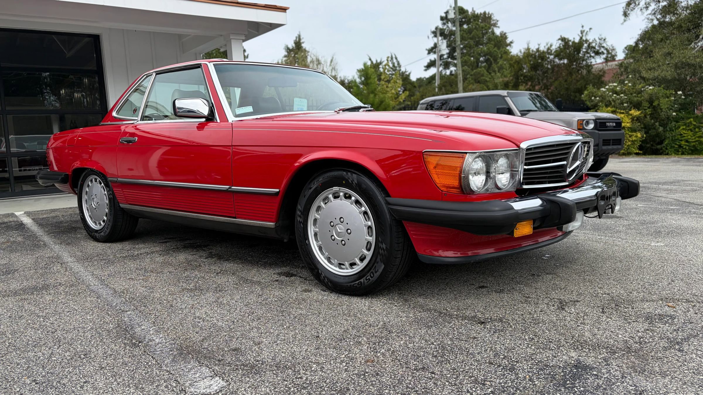 Used 1988 Mercedes-Benz 560 SL image 8