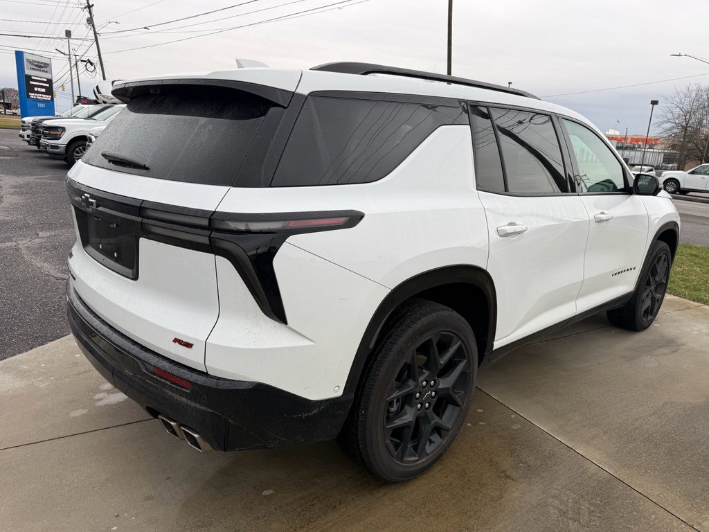 Used 2024 Chevrolet Traverse RS image 8