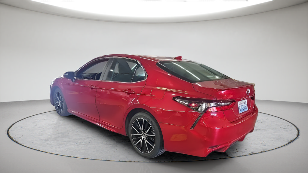 Used 2023 Toyota Camry SE FWD image 5