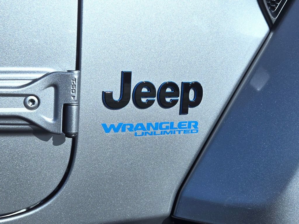 Used 2021 Jeep Wrangler Unlimited Sahara AWD/4WD image 9