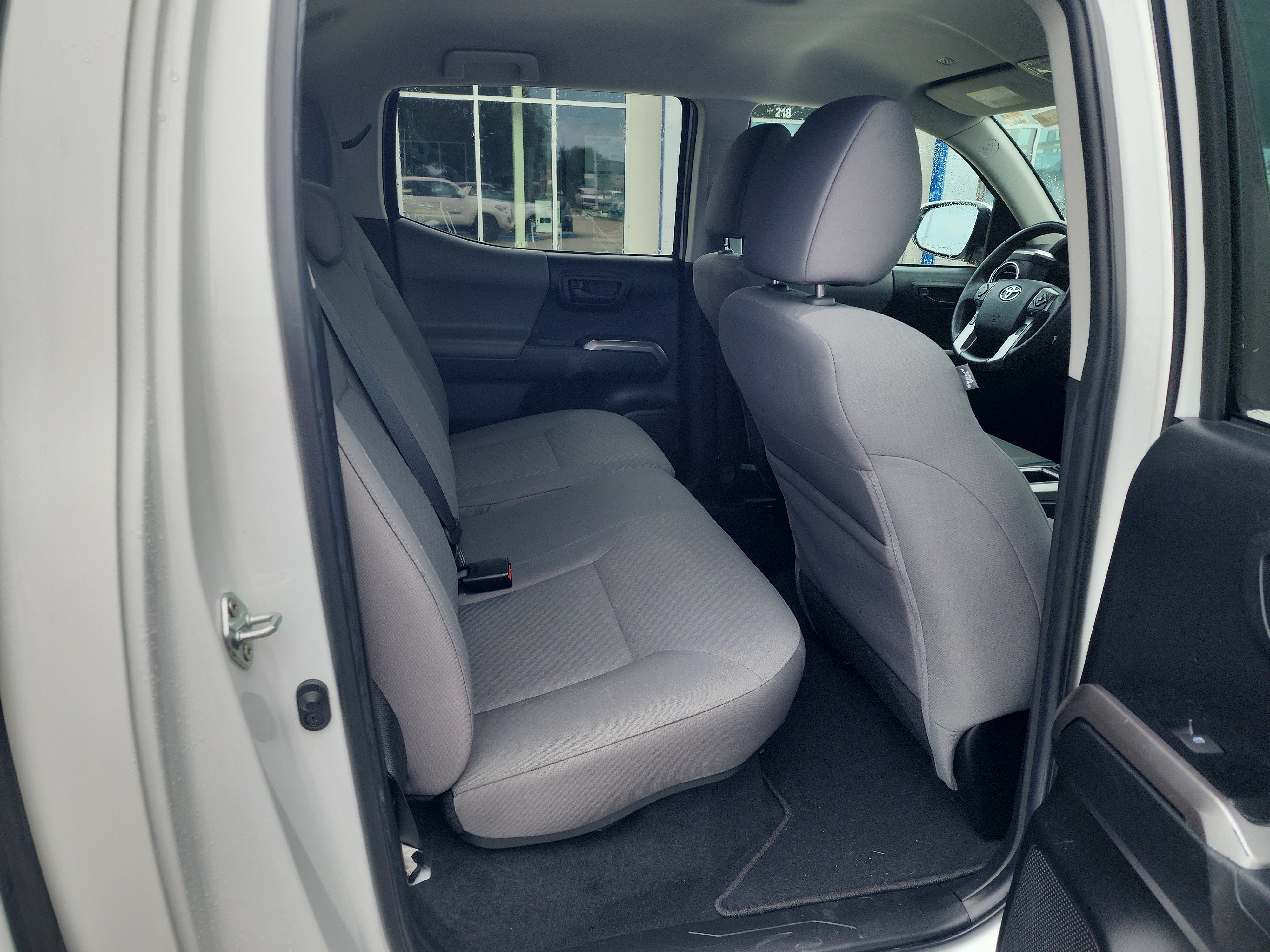 Used 2022 Toyota Tacoma SR5 RWD image 14
