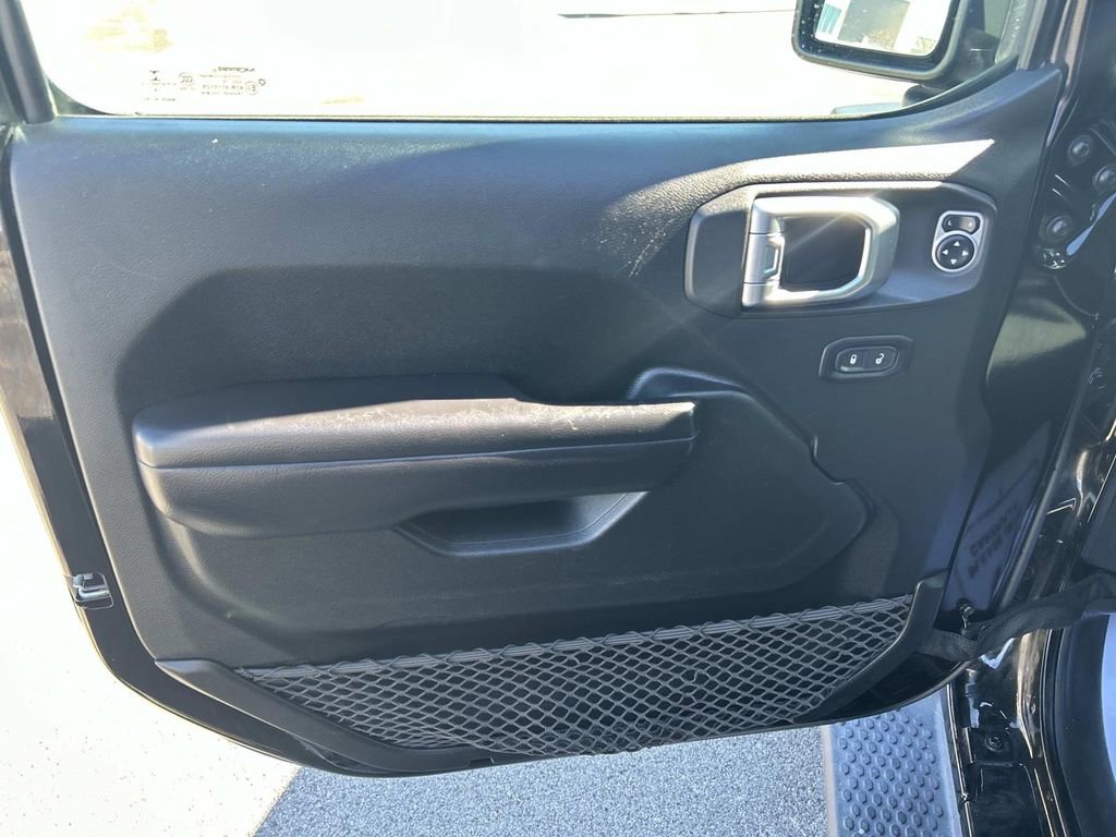 Used 2018 Jeep Wrangler Unlimited Sport S image 22