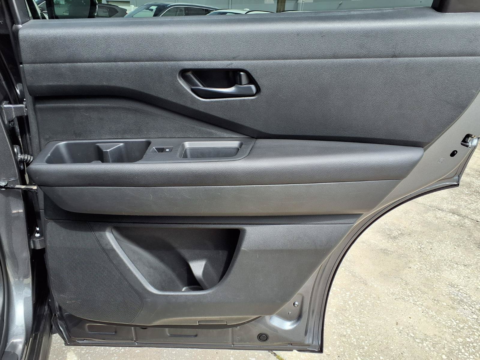 Used 2025 Nissan Pathfinder SV FWD image 13