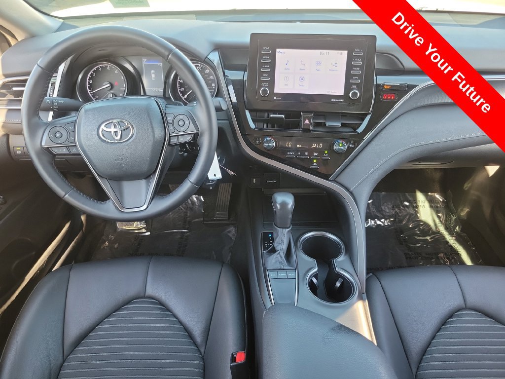 Used 2023 Toyota Camry SE FWD image 4