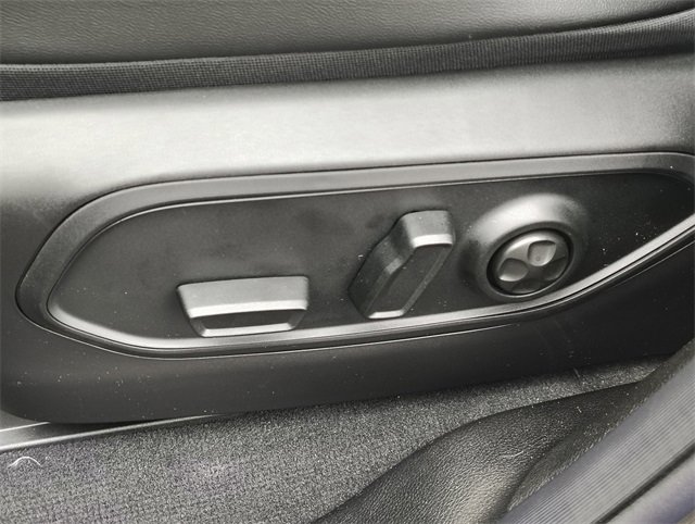 New 2025 Jeep Grand Cherokee L Limited w/ Black Appearance Package image 14