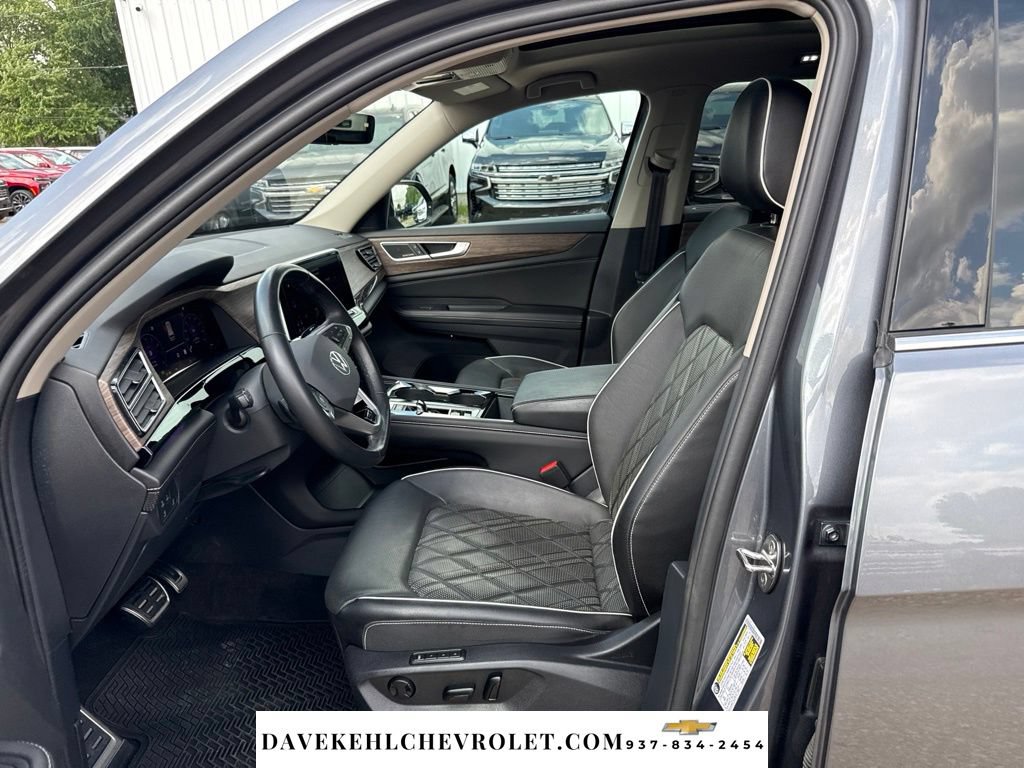 Used 2024 Volkswagen Atlas SEL Premium R-Line AWD/4WD image 11