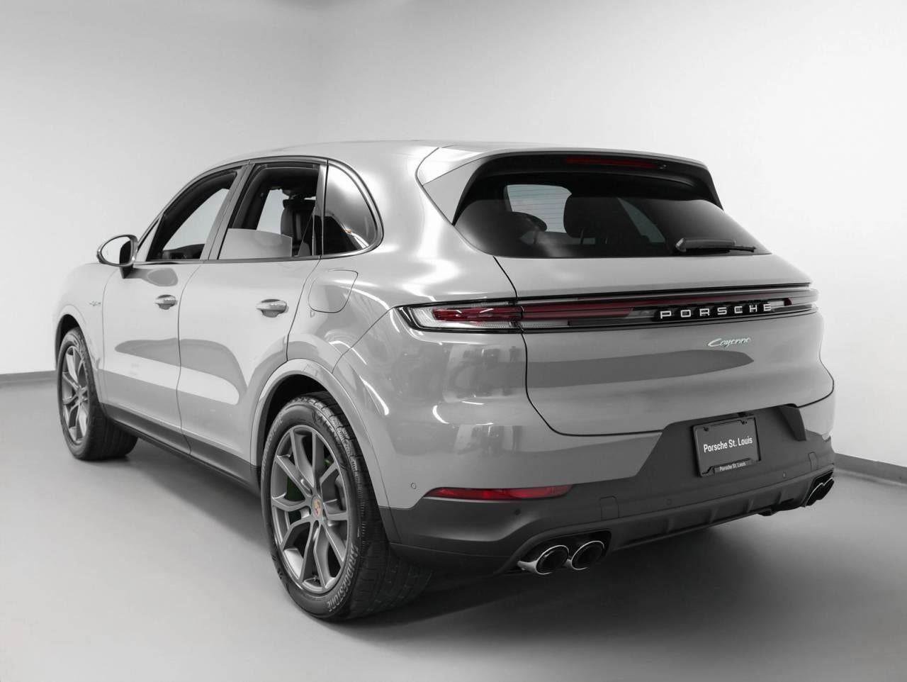New 2025 Porsche Cayenne E-Hybrid image 62