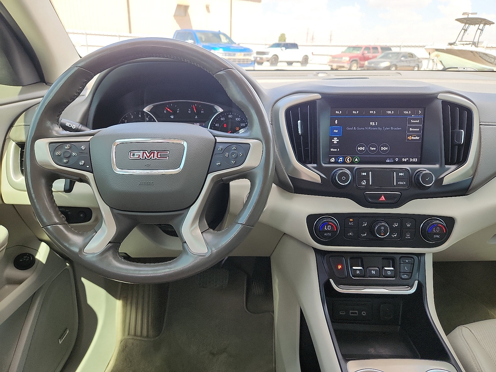Used 2020 GMC Terrain Denali w/ Denali Premium Package FWD image 10
