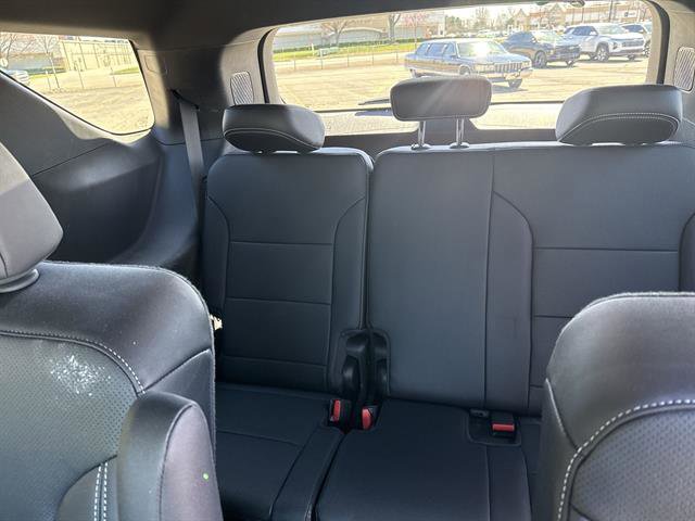 Used 2025 Chevrolet Traverse LT w/ Driver Confidence Package image 26