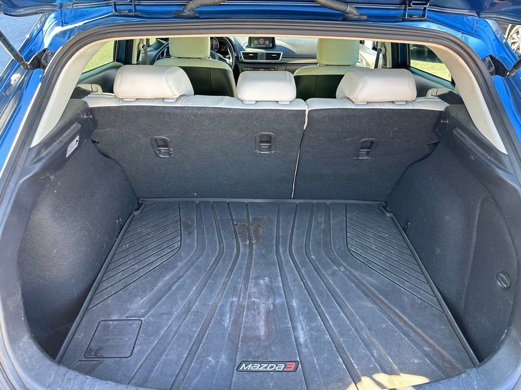 Used 2018 MAZDA MAZDA3 Grand Touring w/ Premium Equipment Package image 7