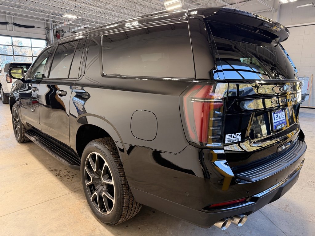 Used 2025 Chevrolet Suburban RST w/ Sun And Tow Package image 5