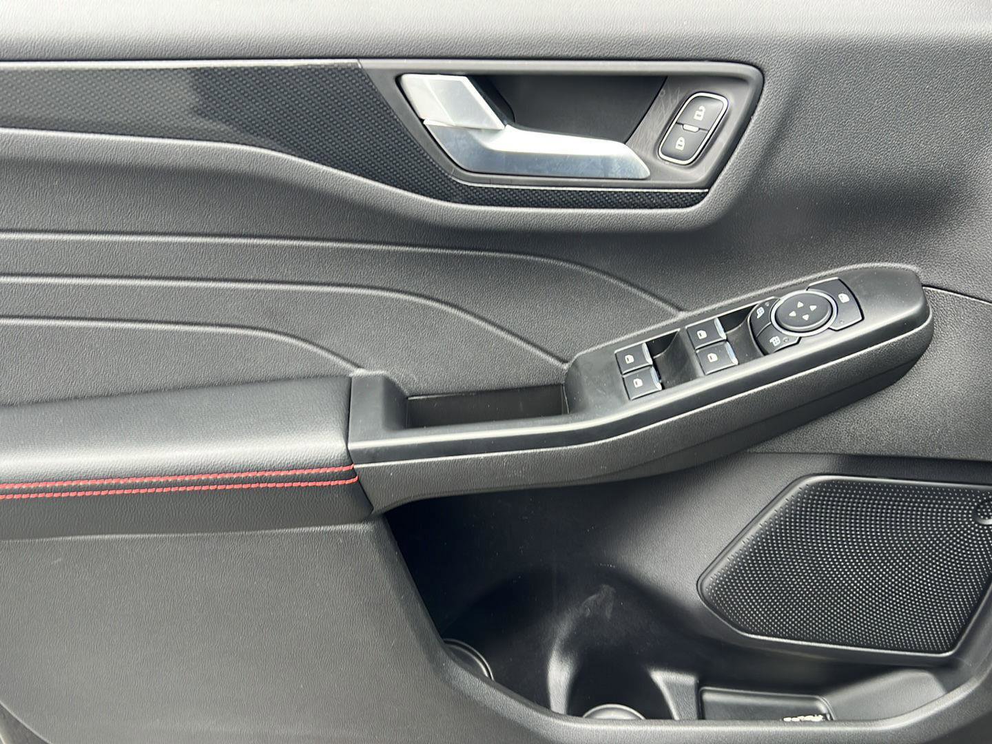 Used 2025 Ford Escape ST-Line image 14