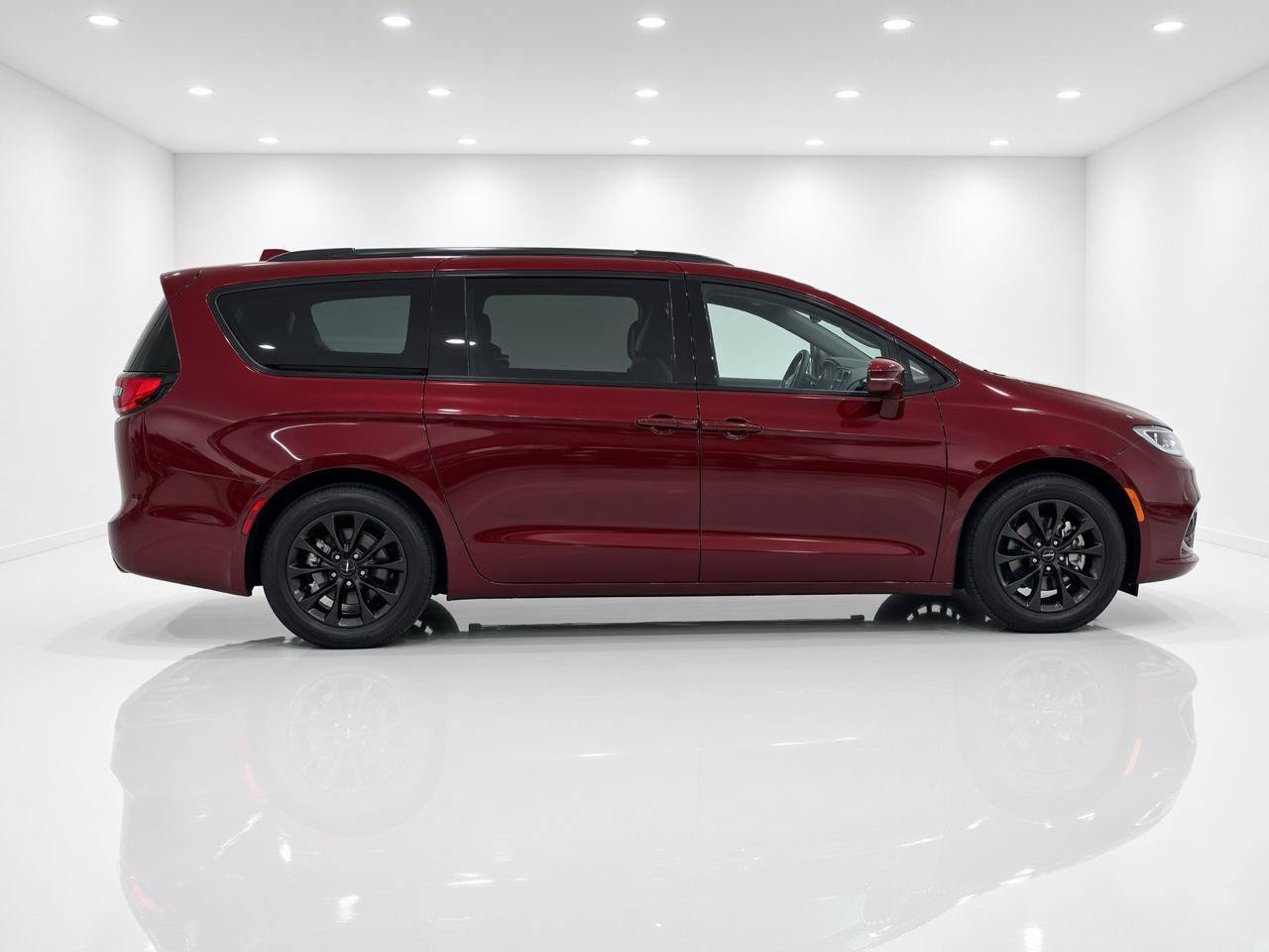 Used 2021 Chrysler Pacifica Touring-L w/ S Appearance Package FWD image 7