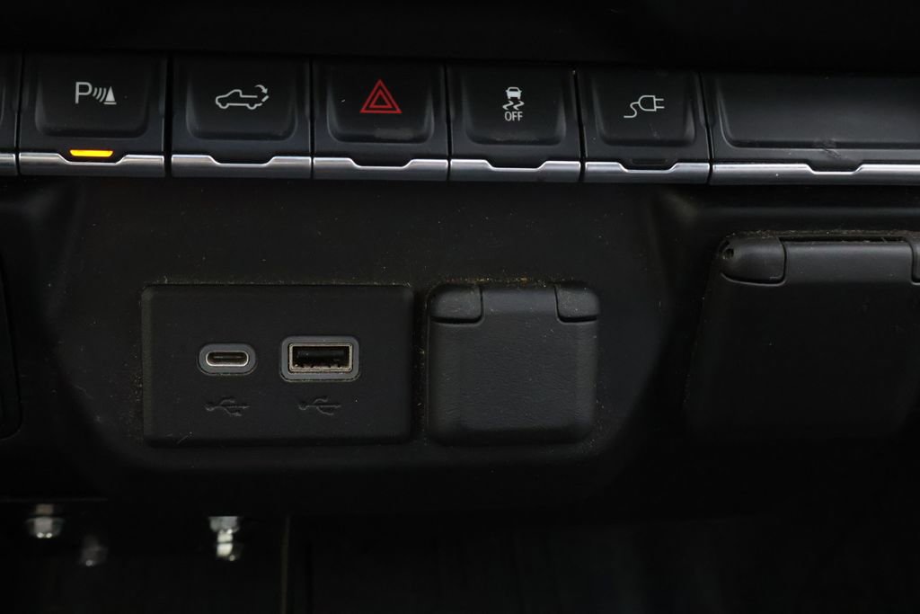 Used 2021 GMC Sierra 3500 4x4 Crew Cab w/ Convenience Package image 27